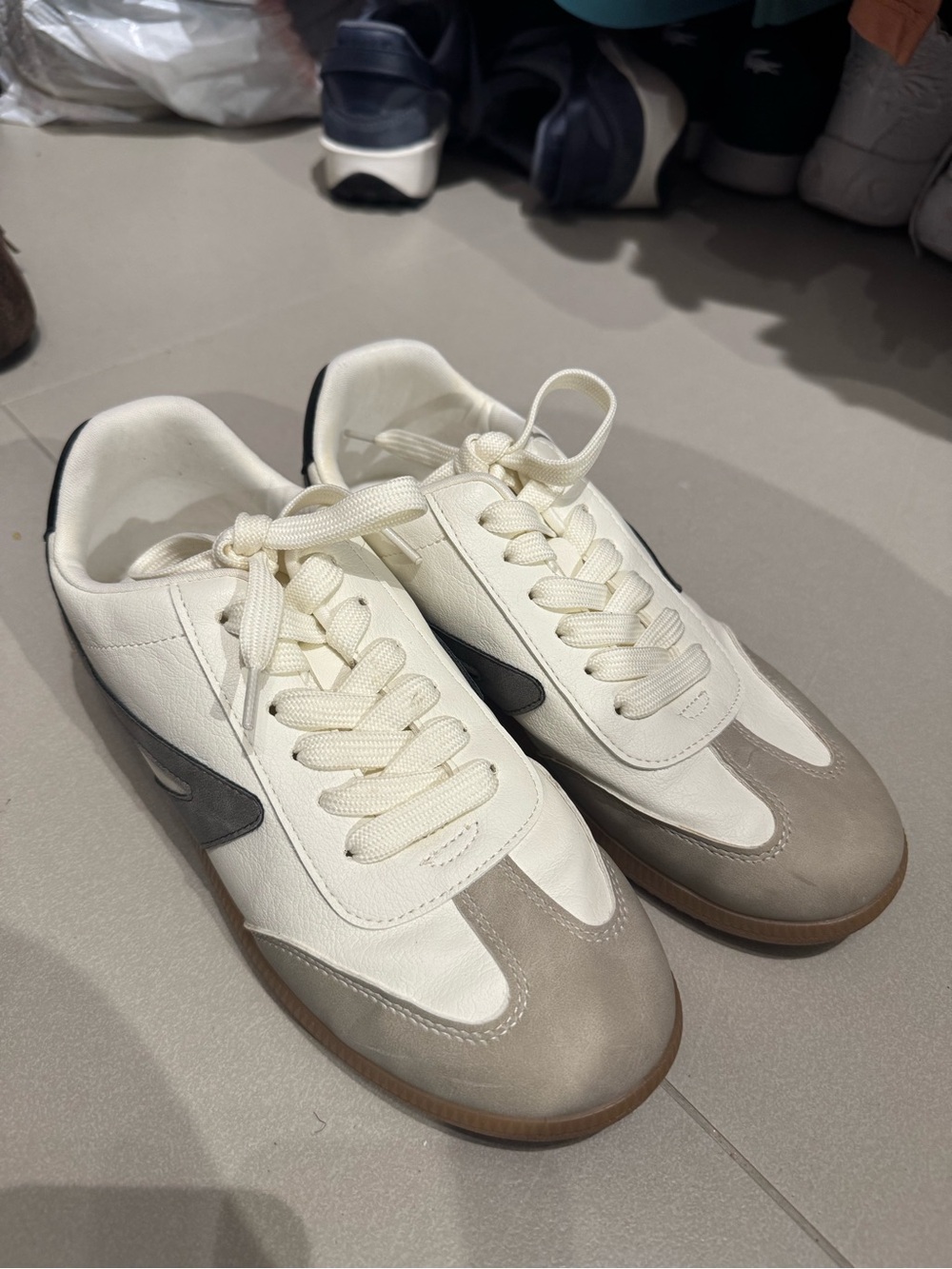 DV by Dolce Vita White and Gray Lace-Up Sneakers with Gum Outsole